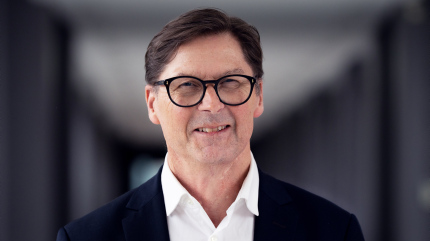 Per-Anders Jansson, professor och överläkare, menar att det Etiska rådet på Sahlgrenska Universitetssjukhuset är betydelsefullt för att säkra att vård och forskning som bedrivs är patientsäker. Foto: Johanna Ewald St Michaels