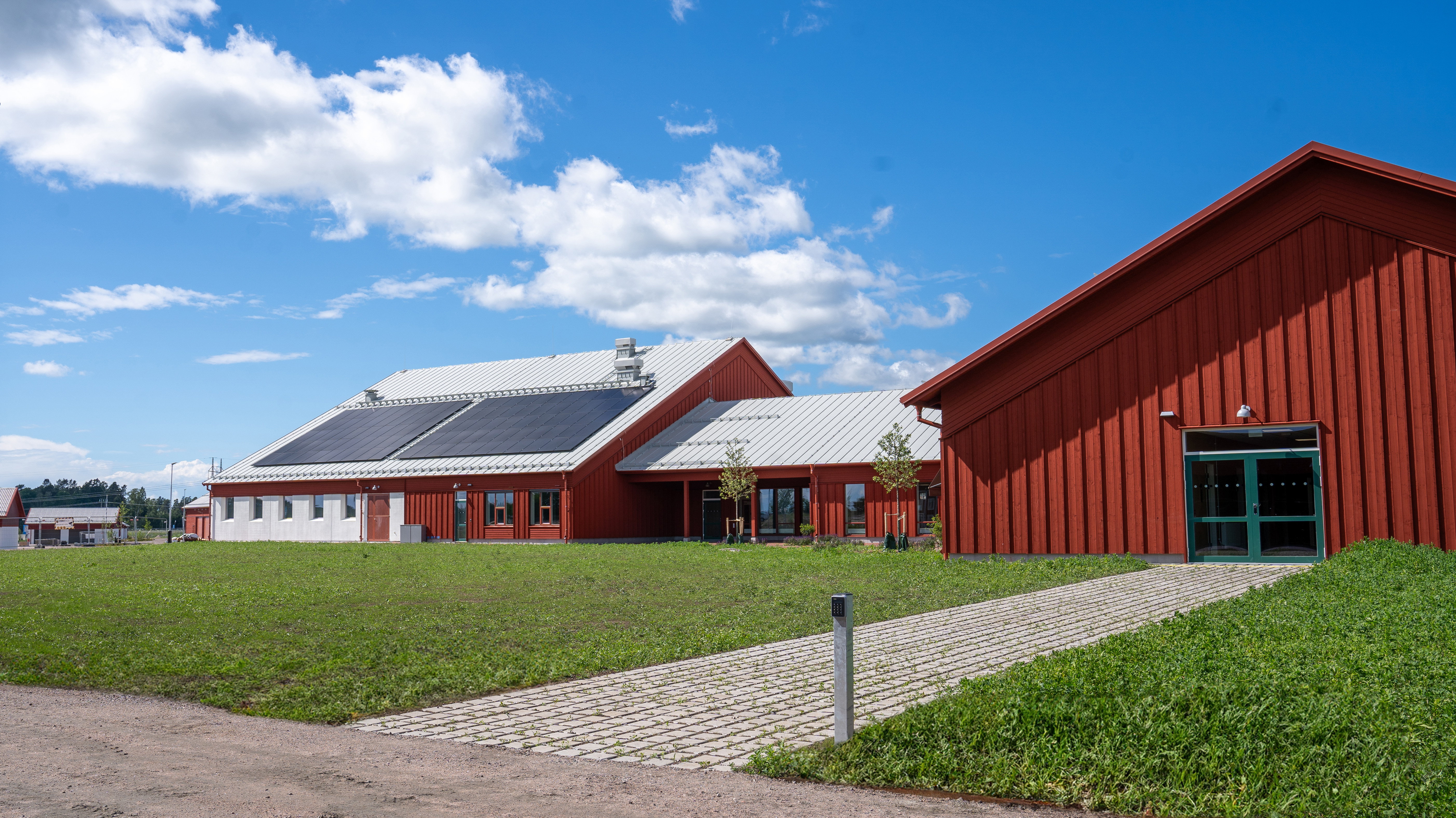 Skolbyggnader på nya Axevalla hästcentrum